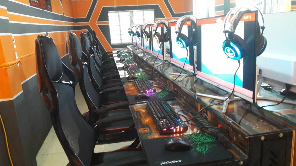 LẮP ĐẶT PHÒNG NET 30 MÁY