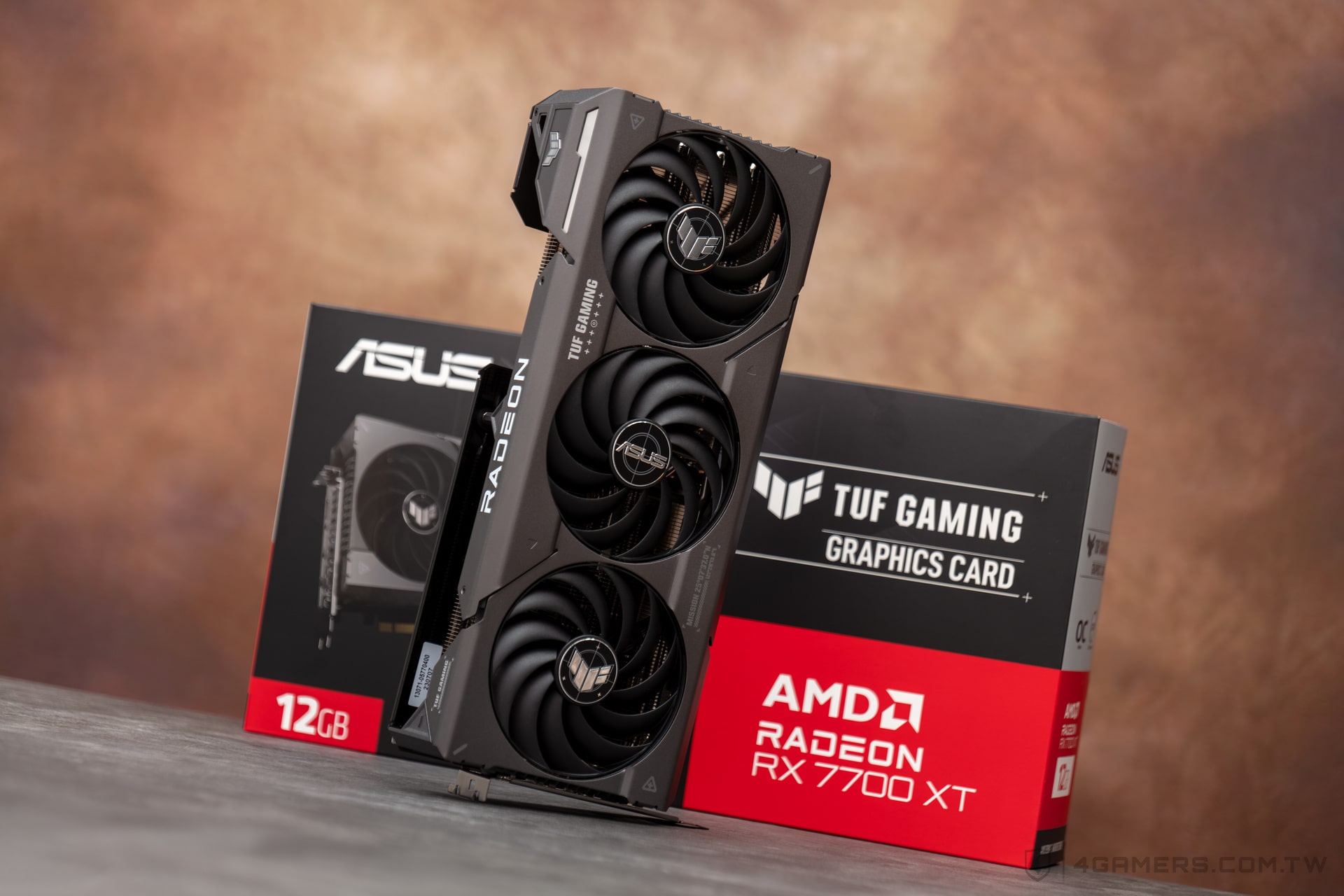card đồ họa ASUS TUF Gaming Radeon RX 7700 XT