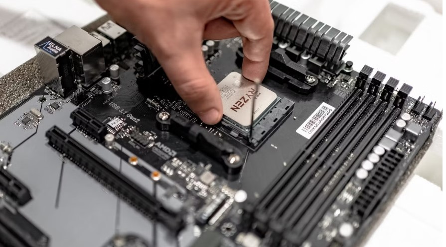 Cách kiểm tra và sửa lỗi mainboard bị cong vênh 3 Cách kiểm tra và sửa lỗi mainboard bị cong vênh