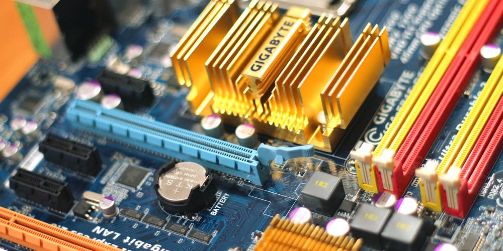 So sánh và xử lý lỗi cổng kết nối trên mainboard 3 So sánh và xử lý lỗi cổng kết nối trên mainboard